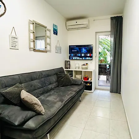 Sonnige Terrassenwohnung Медулин